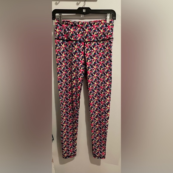 Victoria’s Secrets Knockout Reflective Leggings / Size Small - Picture 1 of 3